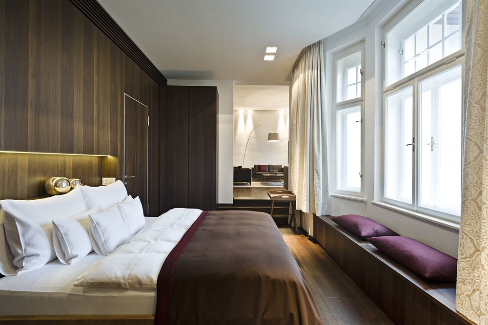 Tauroa Steirerschloessl Hotel Zeltweg Buitenkant foto