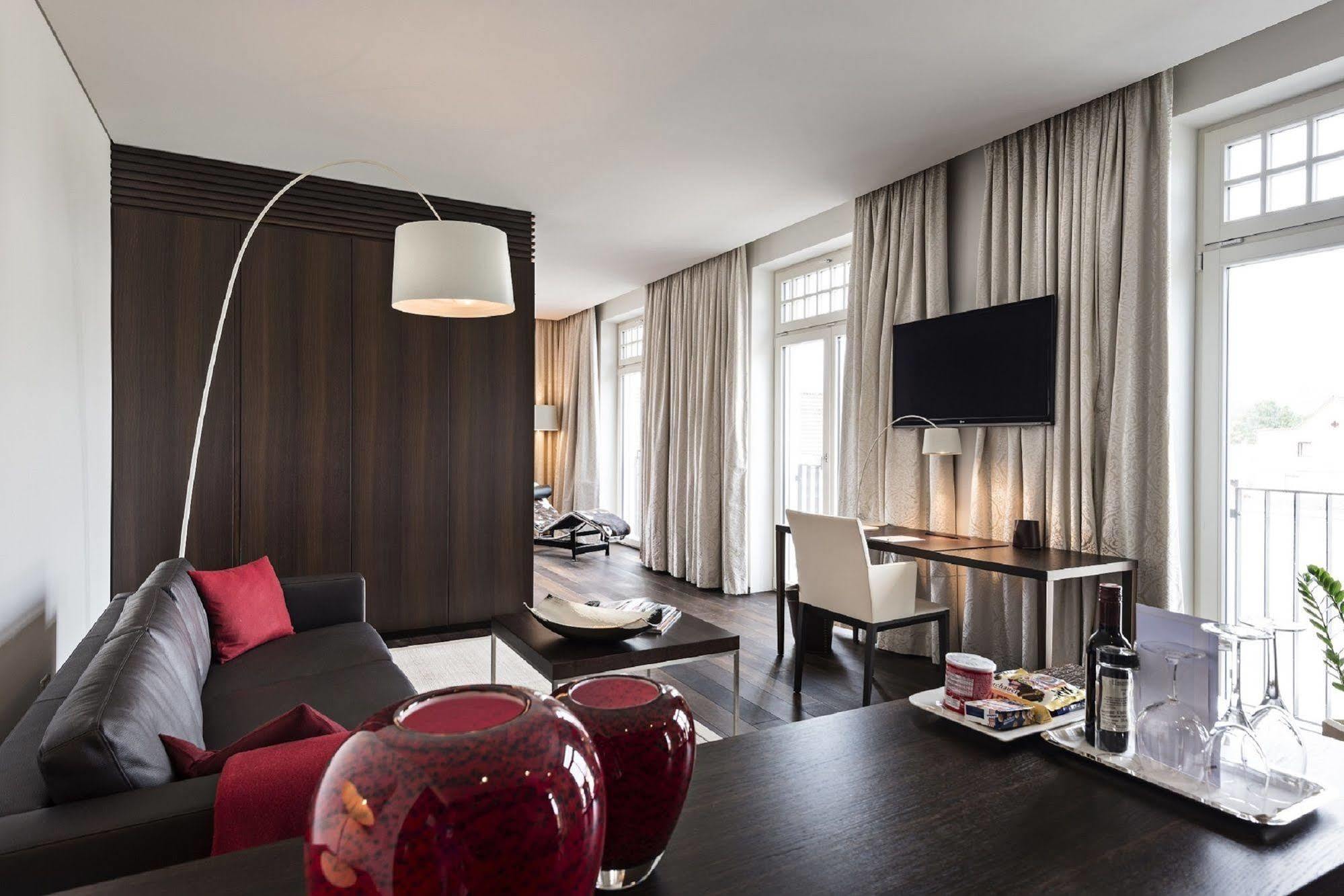 Tauroa Steirerschloessl Hotel Zeltweg Buitenkant foto