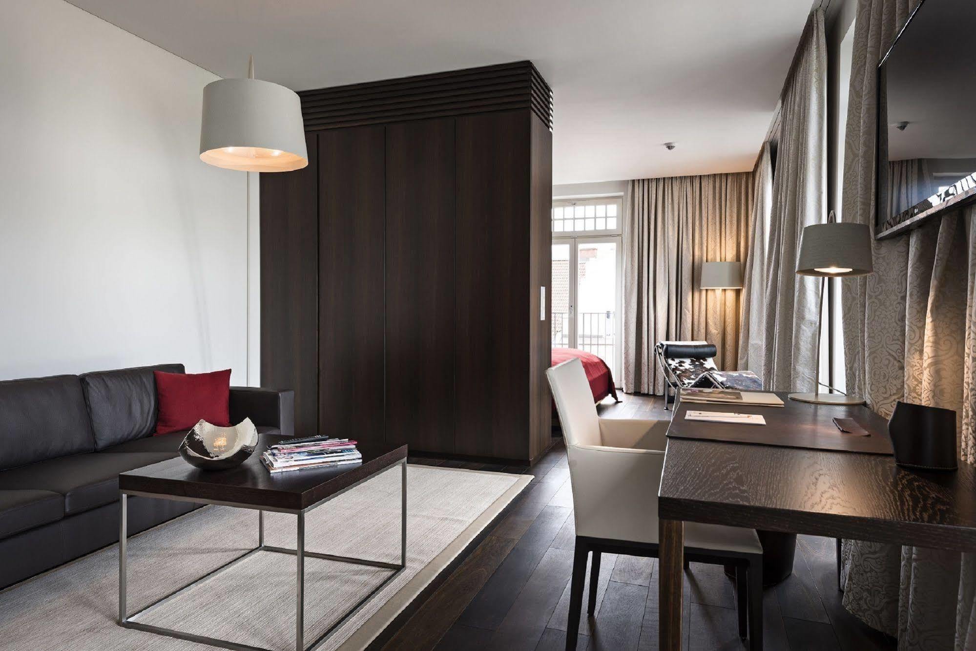 Tauroa Steirerschloessl Hotel Zeltweg Buitenkant foto