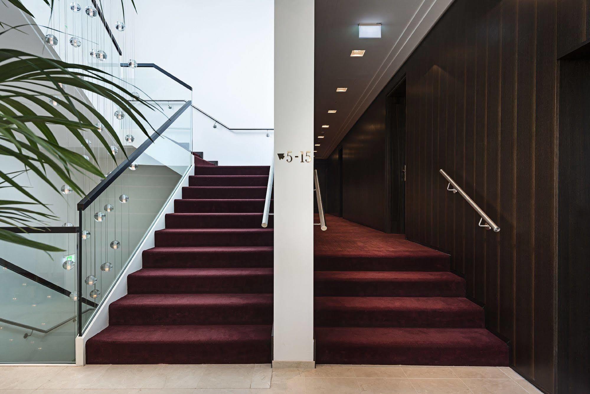 Tauroa Steirerschloessl Hotel Zeltweg Buitenkant foto
