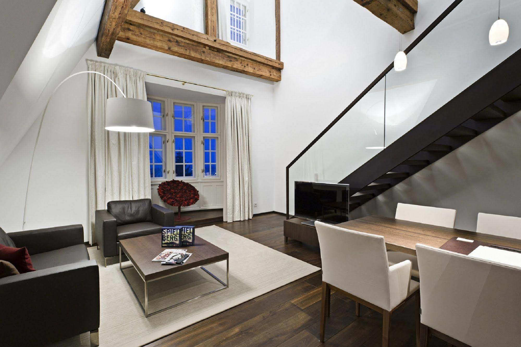Tauroa Steirerschloessl Hotel Zeltweg Buitenkant foto